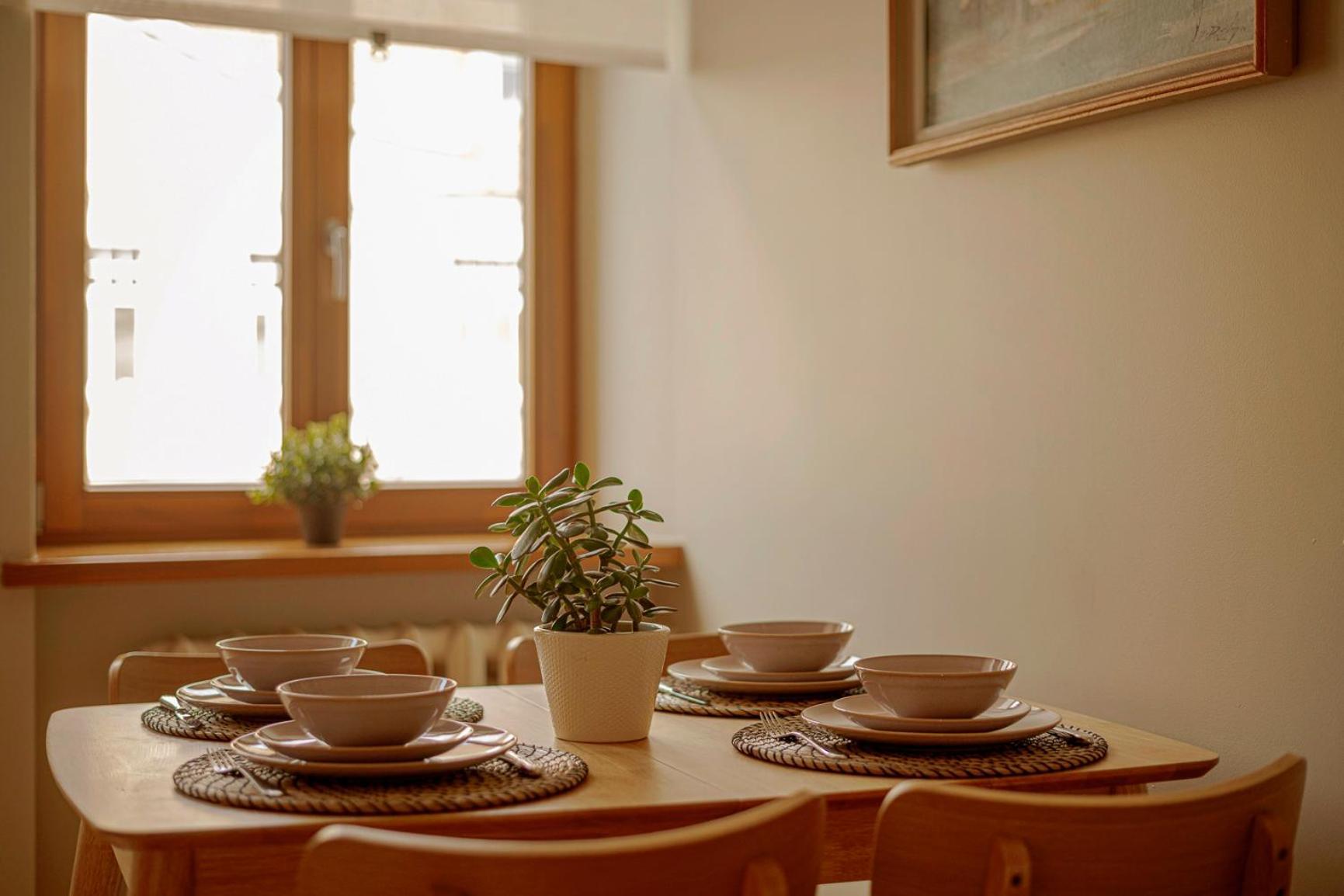 Apartment Sunny In The Art Nouveau District With Balcony